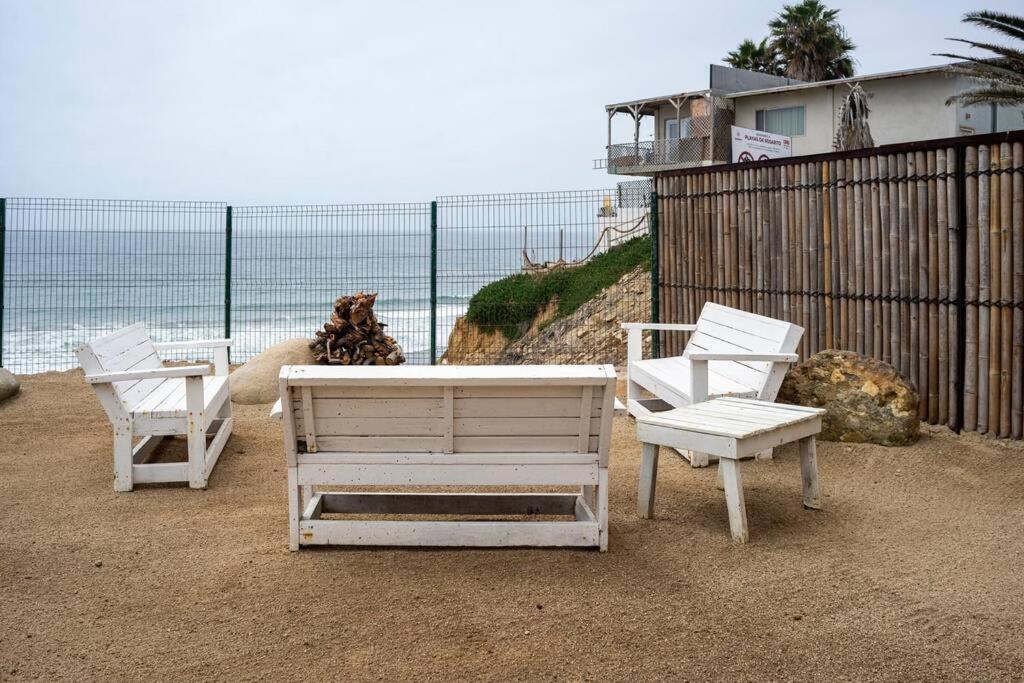 Triton'S Playhouse Beachfront Primo Tapia Eksteriør billede