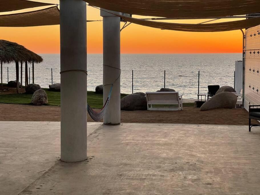 Triton'S Playhouse Beachfront Primo Tapia Eksteriør billede